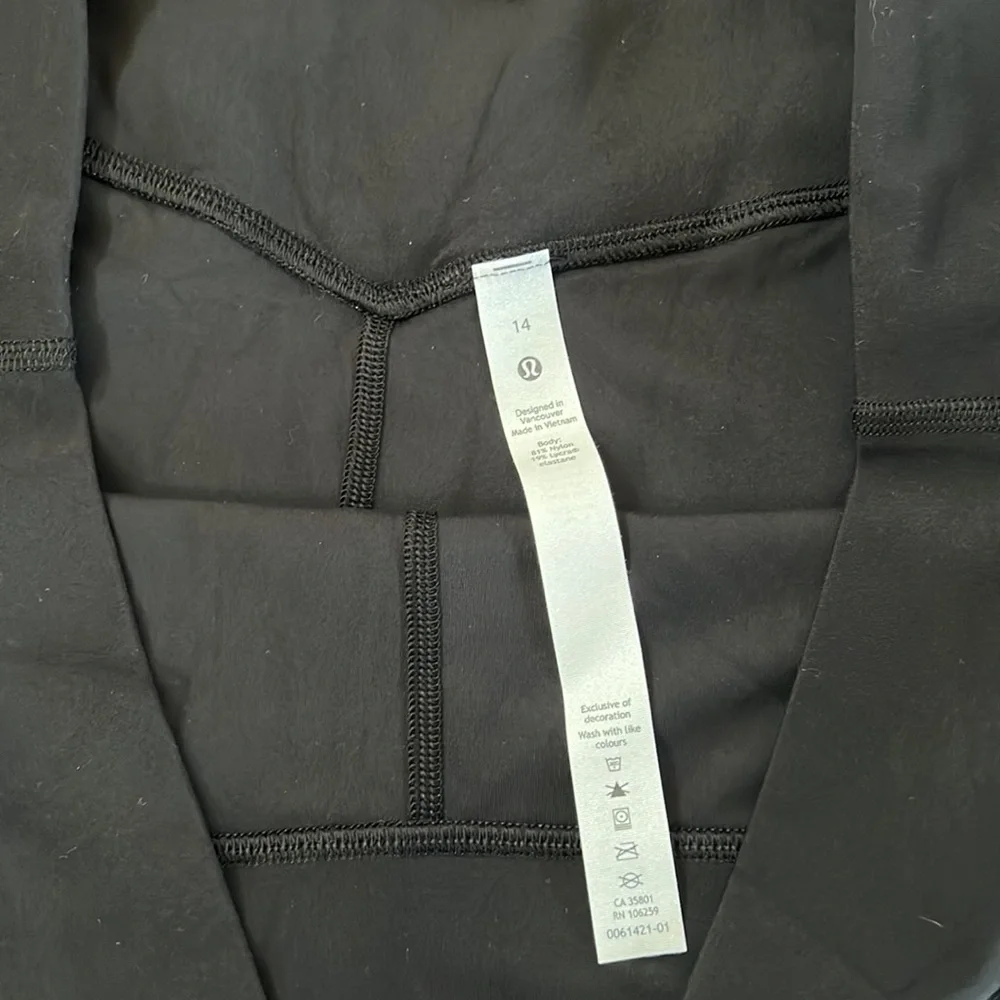 lululemon BLACK yogi pants with pockets - Picture 2 of 6